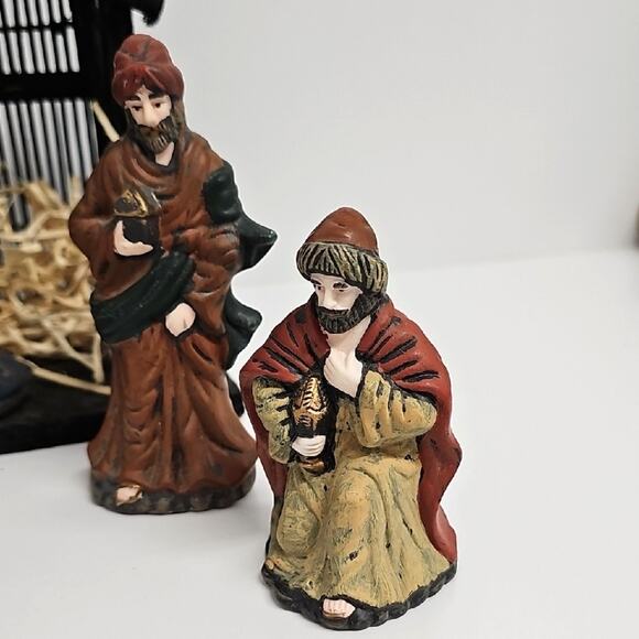 Elegant Nativity Scene w/Black Stable Joseph Mary Baby Jesus 3 Wise Men Ceramic - Picture 4 of 10